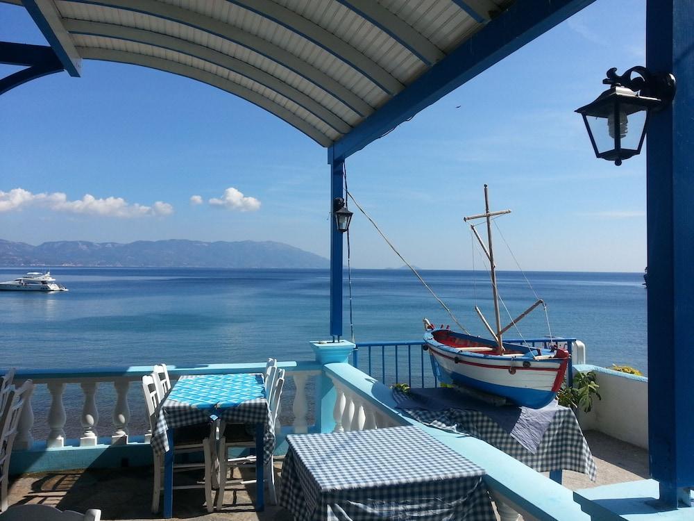 Nereides Seaside Apartments Marathokampos Exterior photo