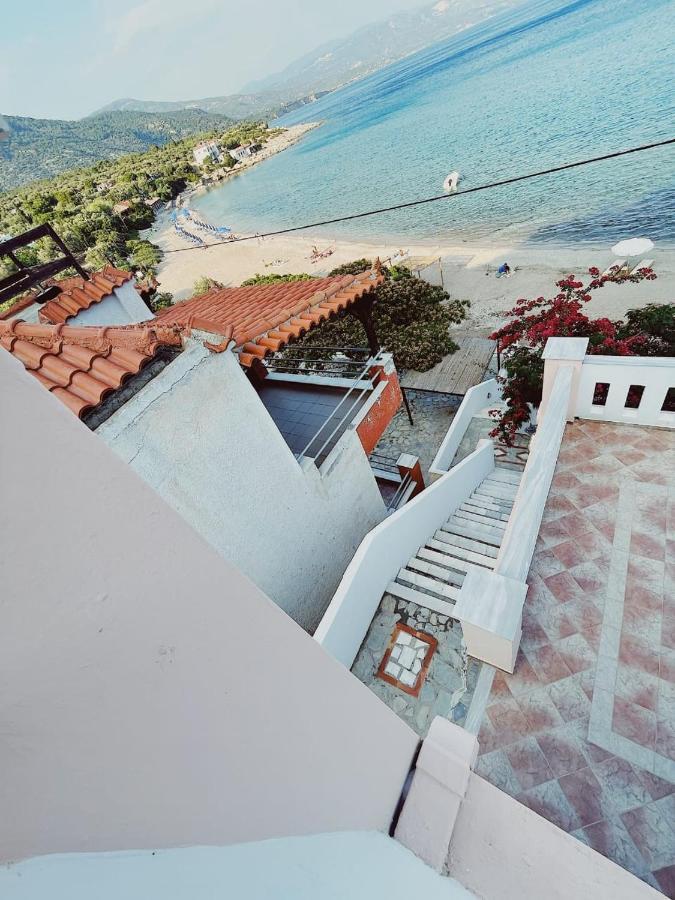 Nereides Seaside Apartments Marathokampos Exterior photo