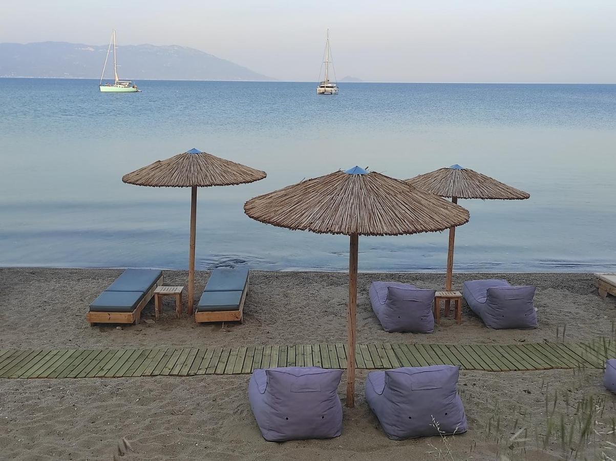 Nereides Seaside Apartments Marathokampos Exterior photo