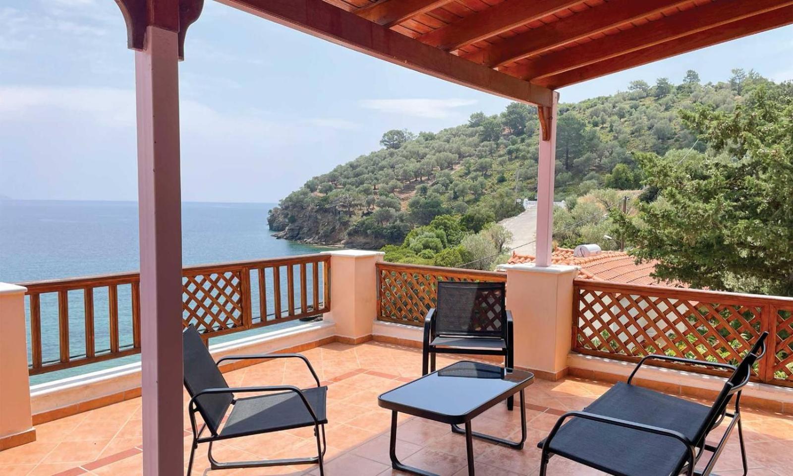 Nereides Seaside Apartments Marathokampos Exterior photo