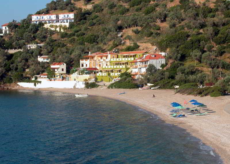 Nereides Seaside Apartments Marathokampos Exterior photo