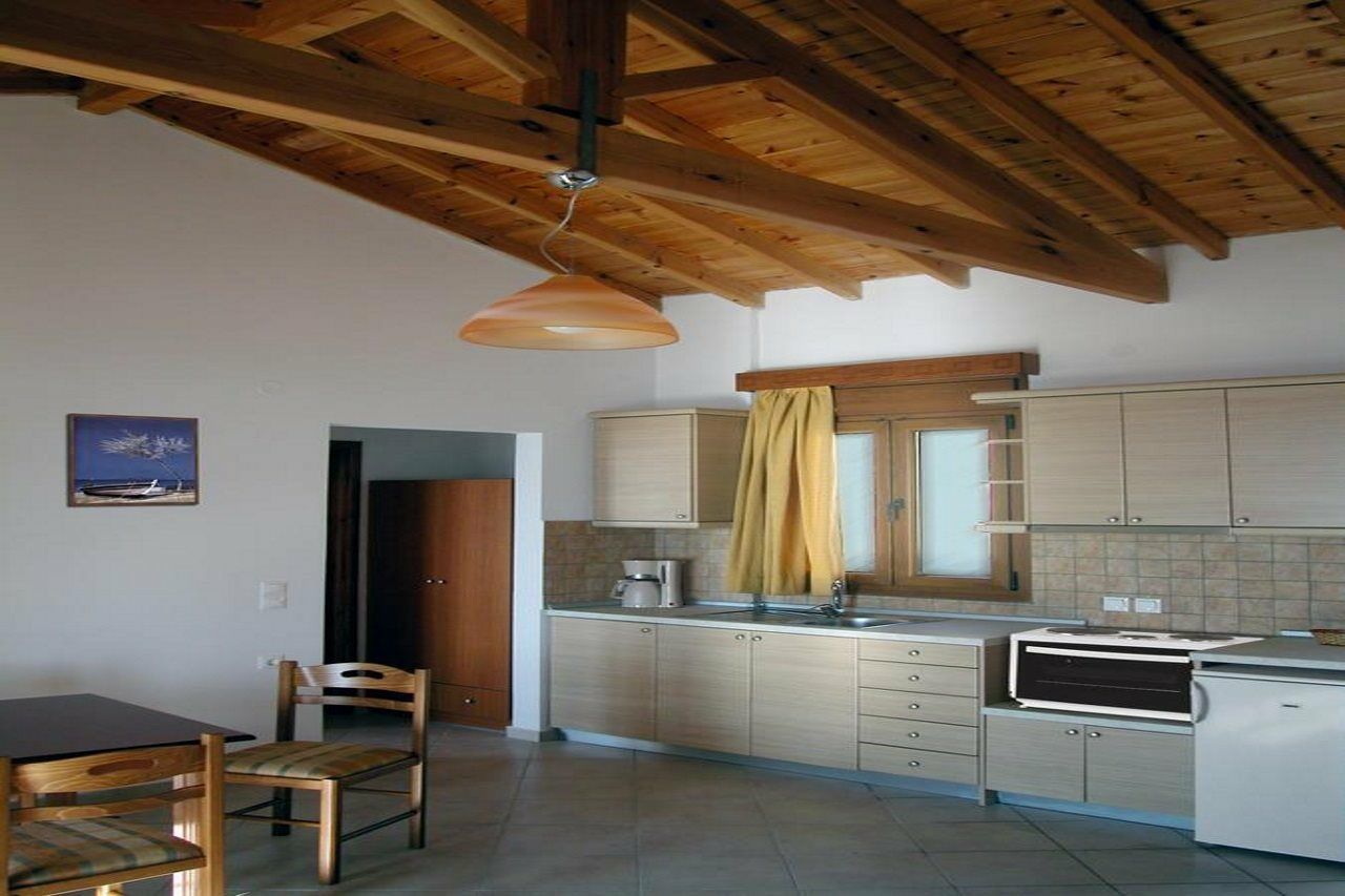 Nereides Seaside Apartments Marathokampos Exterior photo